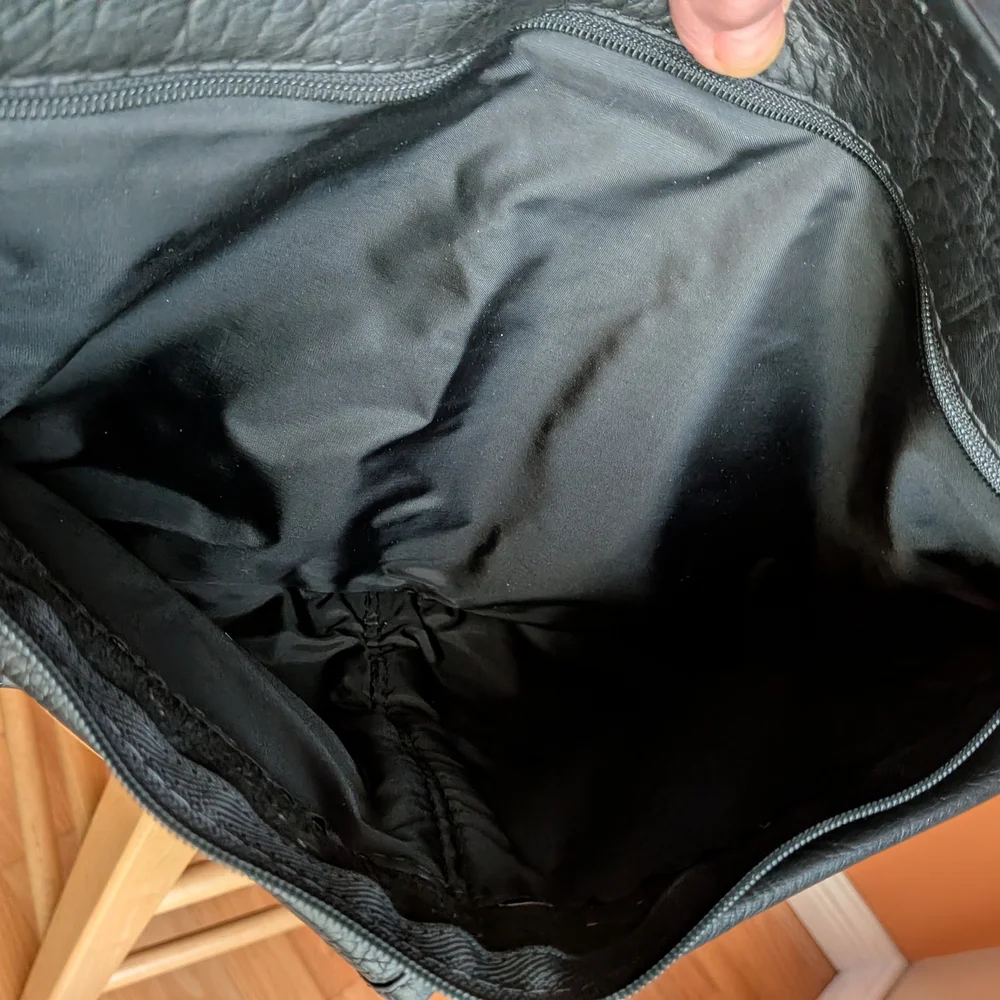 Elegant Black Leather Messenger Bag / laptop bag